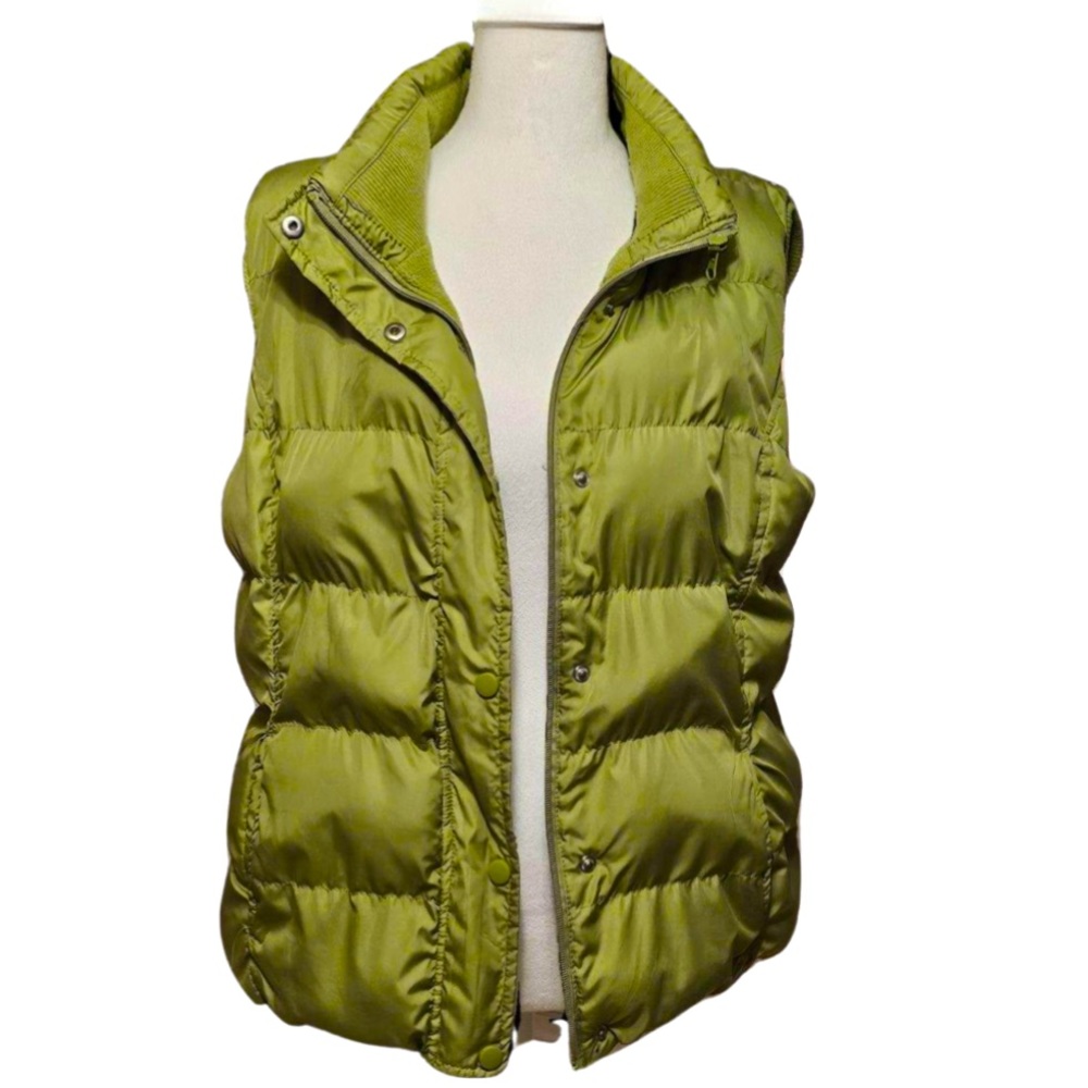 *Green Puffer Vest* - Picture 1 of 3